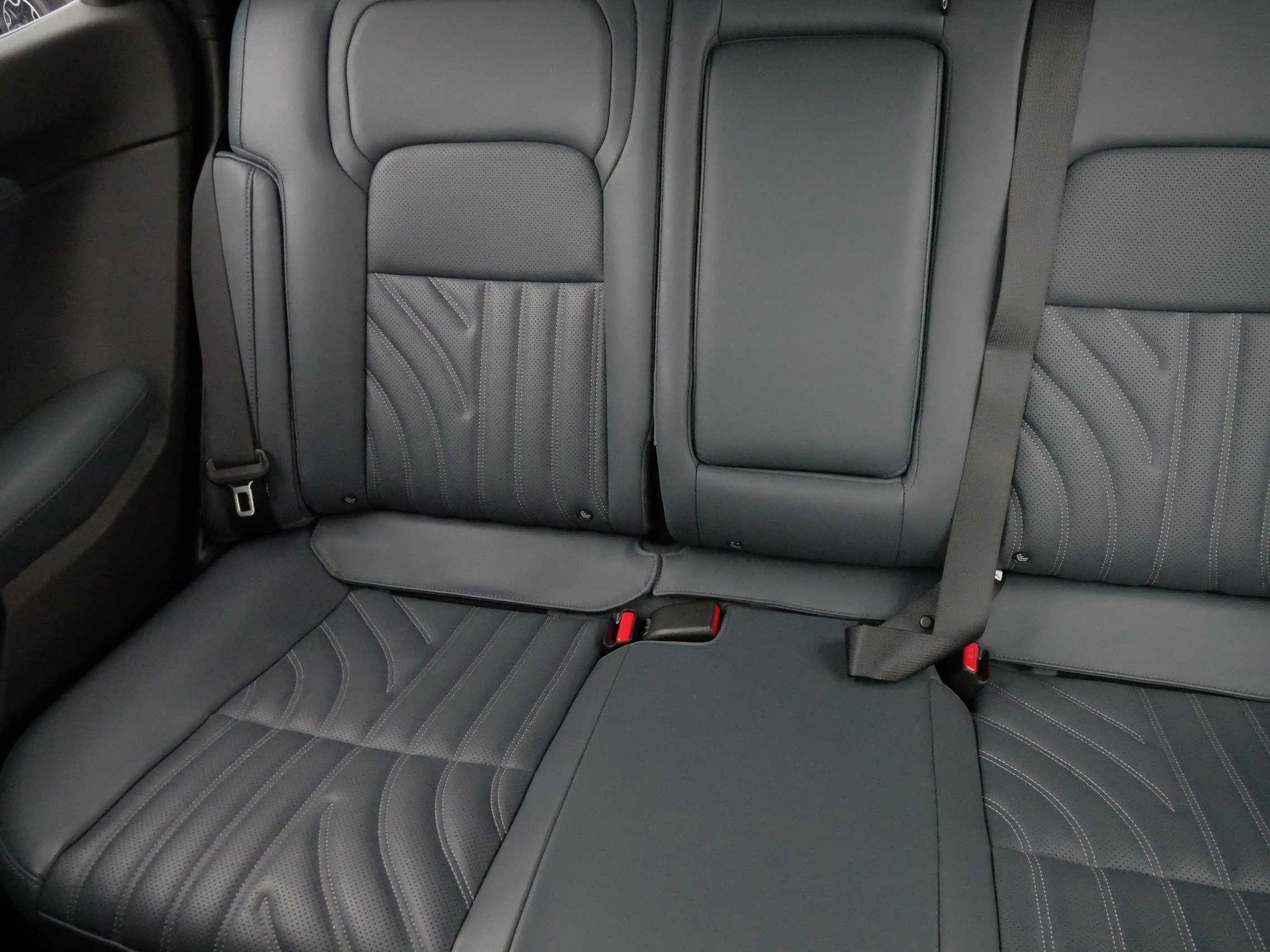 2023 Nissan ARIYA Platinum photo 12