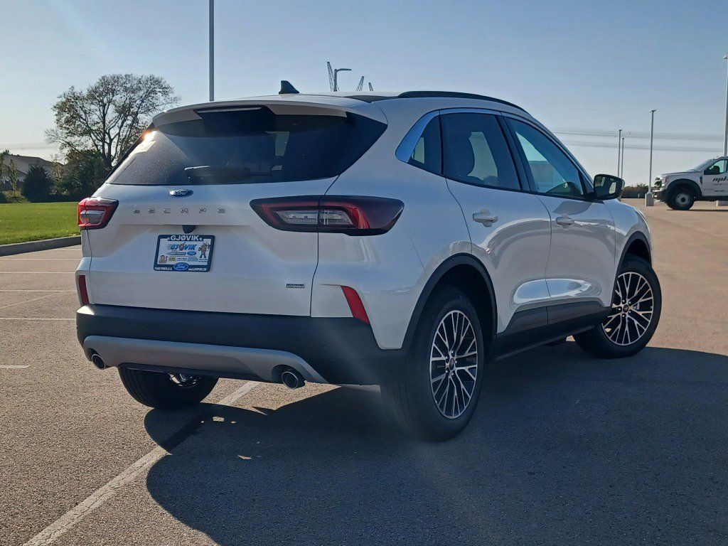 2023 Ford Escape Plug-In Hybrid photo 12