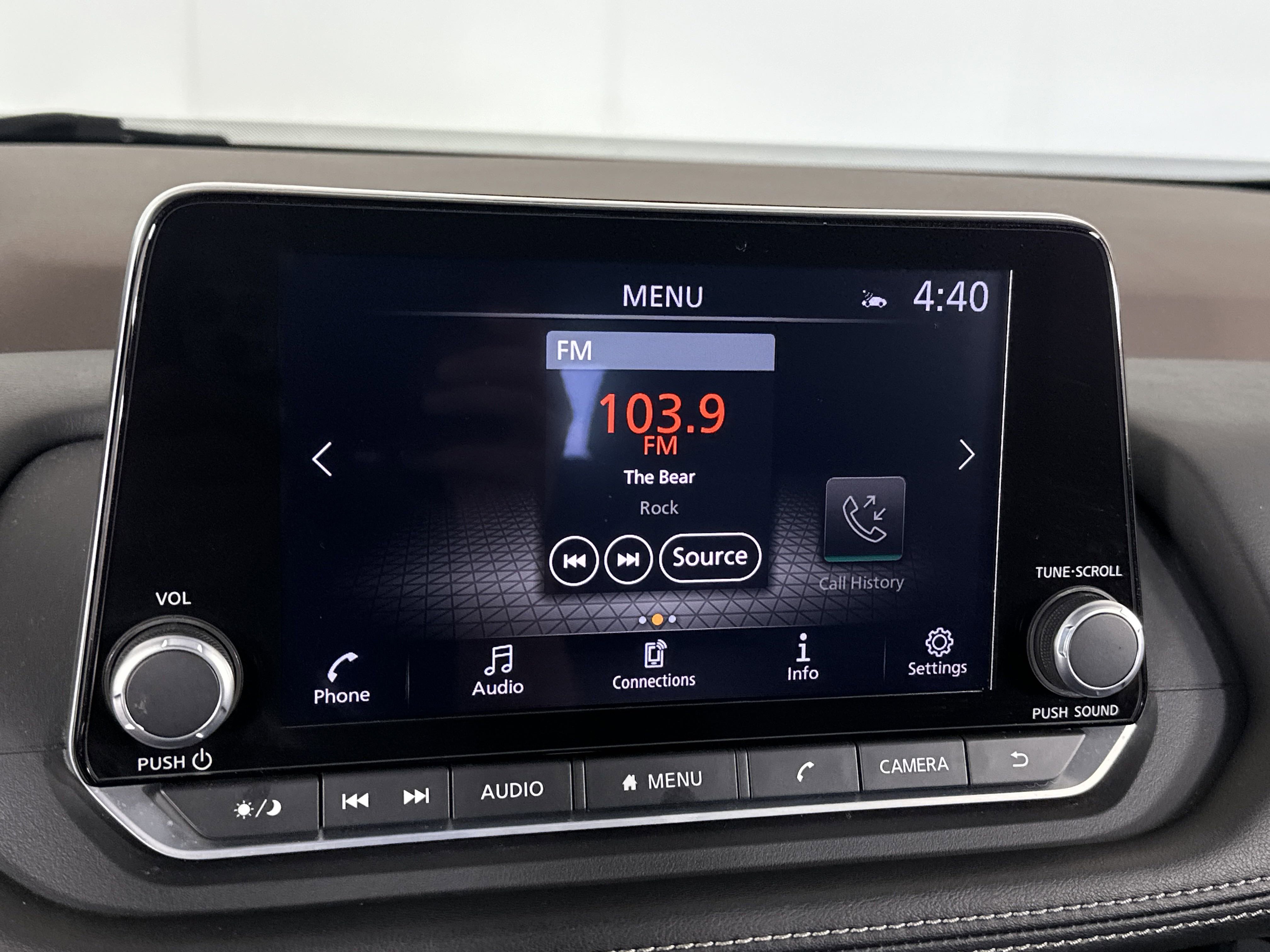 2023 Nissan Rogue SV photo 3