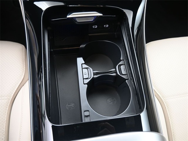 2025 Mercedes Benz C 300 photo 4
