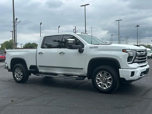 2024 Chevrolet Silverado 2500HD High Country photo 2