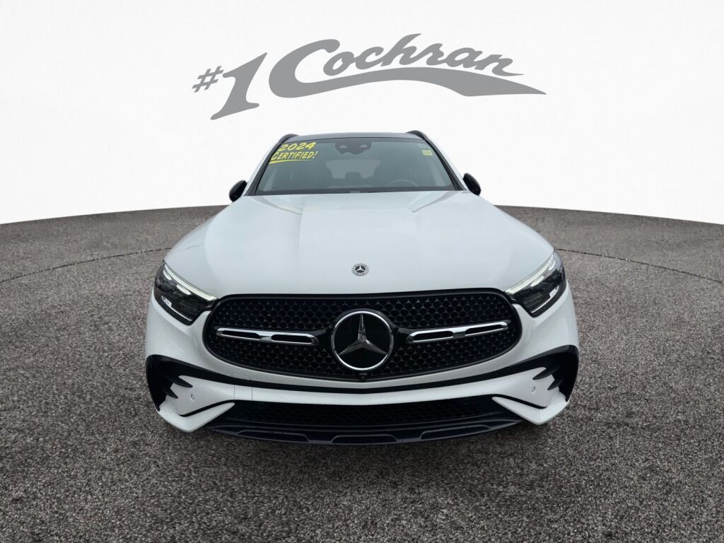 2024 Mercedes Benz GLC 300 photo 2