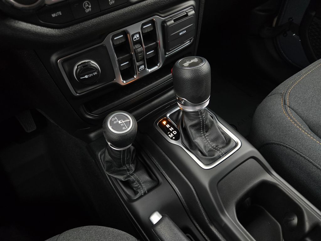 2025 Jeep Wrangler Sport S photo 22