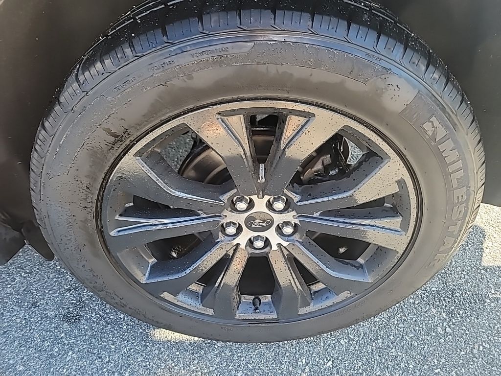 2021 Ford Explorer ST photo 7
