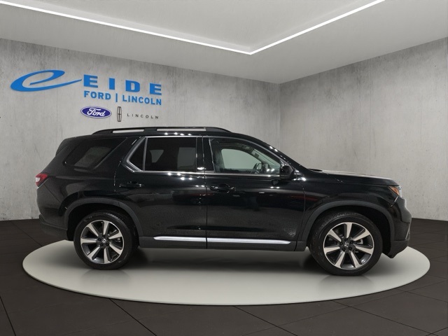 2025 Honda Pilot Elite photo 3