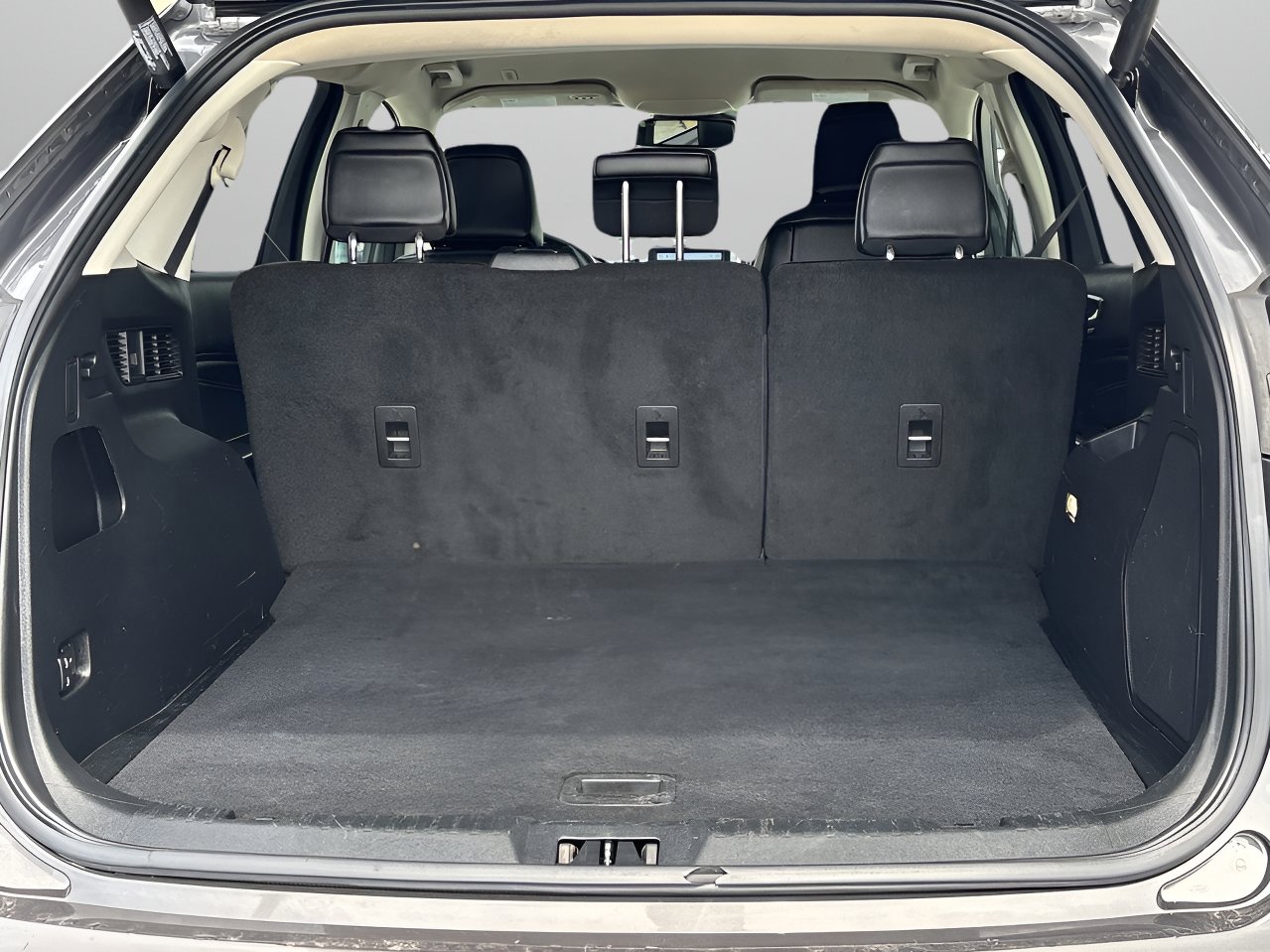 2022 Ford Edge Titanium photo 25