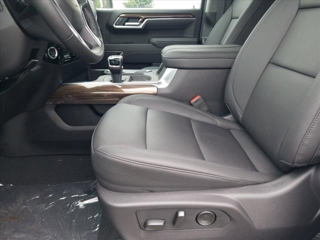 2025 Chevrolet Silverado 1500 LT photo 4