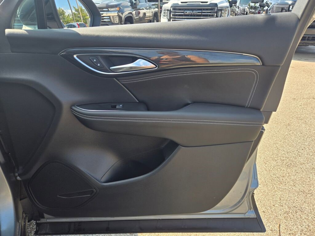 2023 Buick Envision Essence photo 8