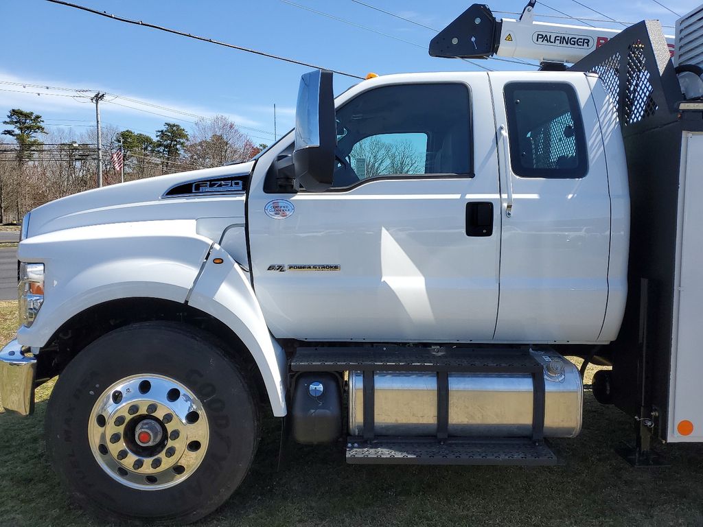 2024 Ford F-750 photo 4