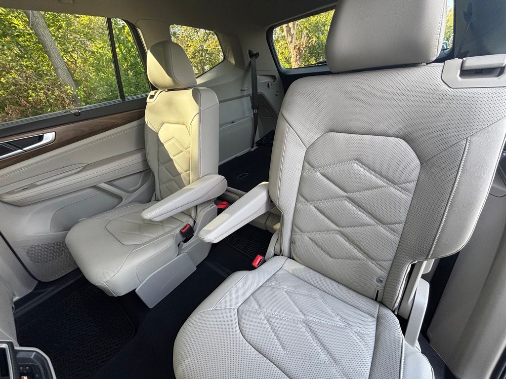 2024 Volkswagen Atlas SE Technology photo 21
