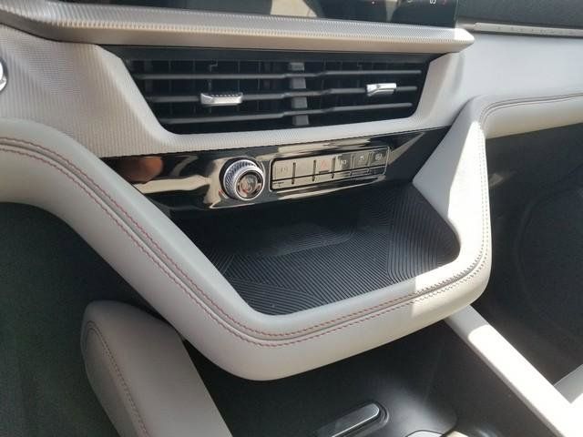 2025 Ford Explorer photo 22