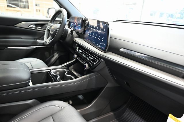 2026 Chevrolet Traverse photo 13
