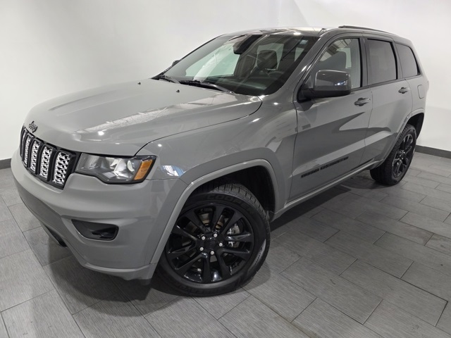 2022 Jeep Grand Cherokee WK Laredo X's photo