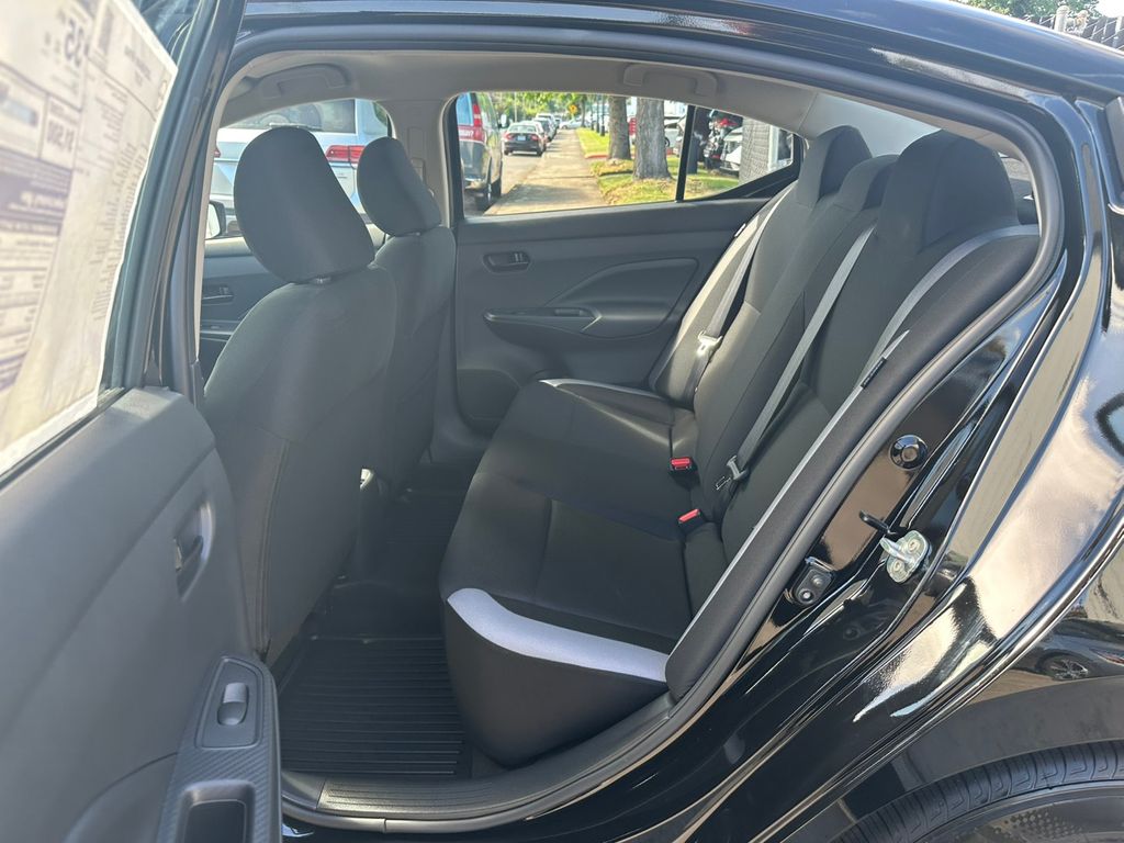 2025 Nissan Versa 1.6 S photo 23