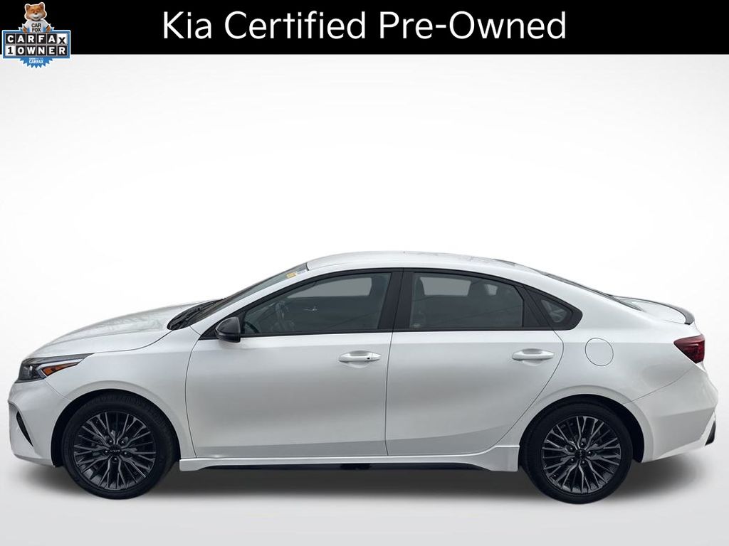2023 Kia Forte GT-Line photo 4