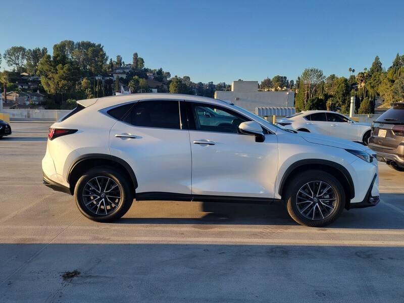 2022 Lexus NX 350 AWD photo 4