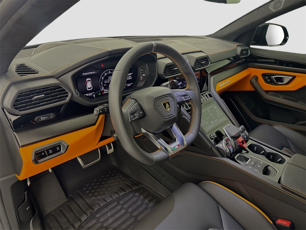 2024 Lamborghini Urus S photo 8