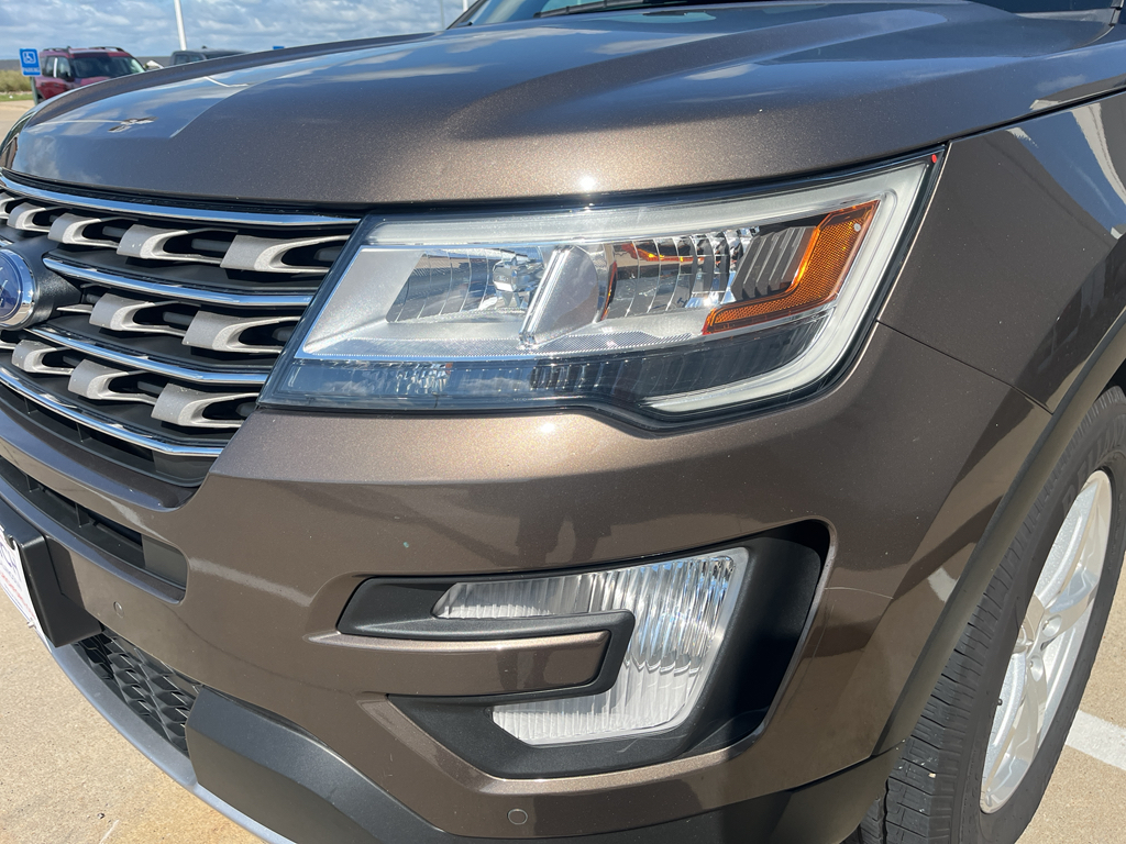 2016 Ford Explorer XLT photo 12