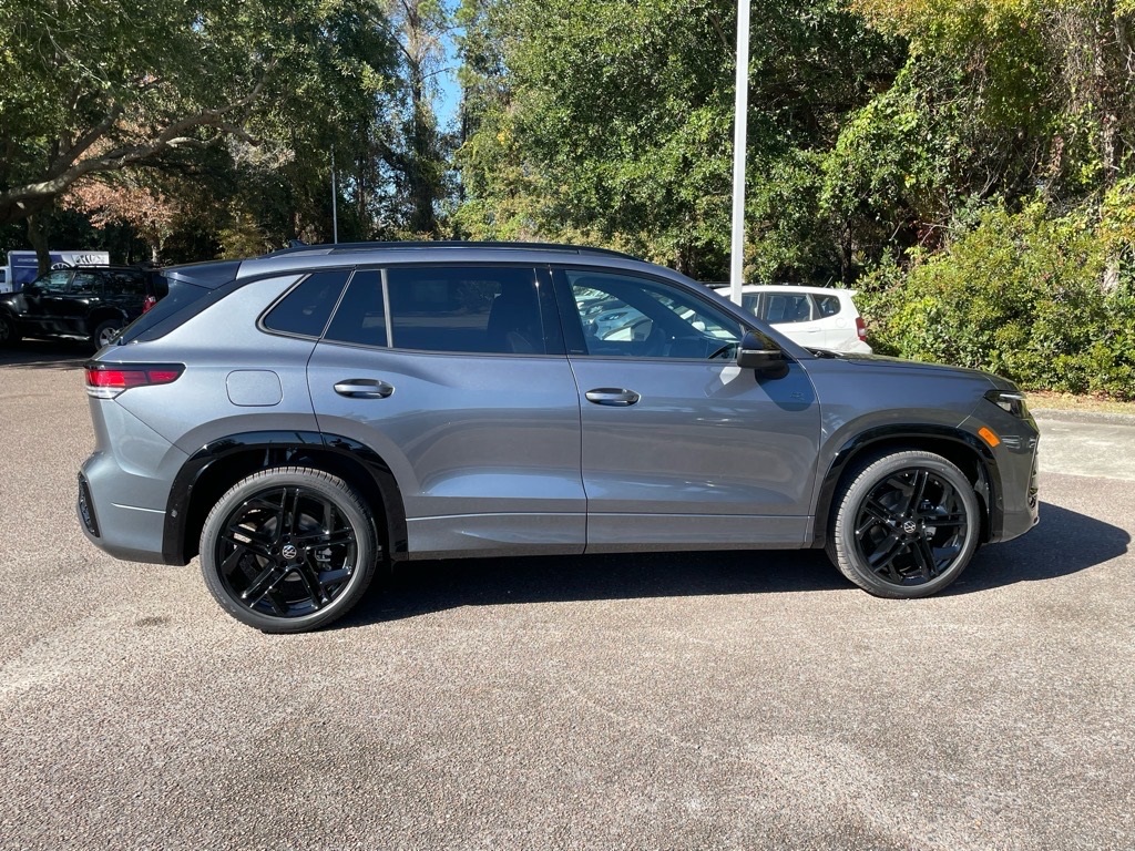 2026 Volkswagen Tiguan SE R-Line Black photo 2