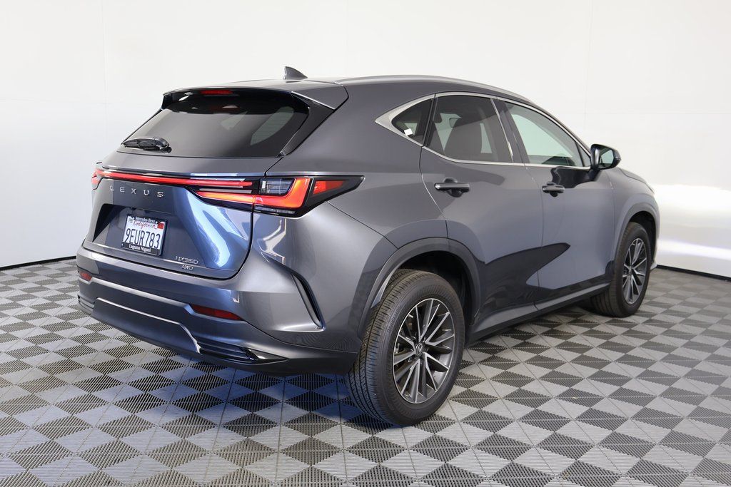 2023 Lexus NX 350 photo 3