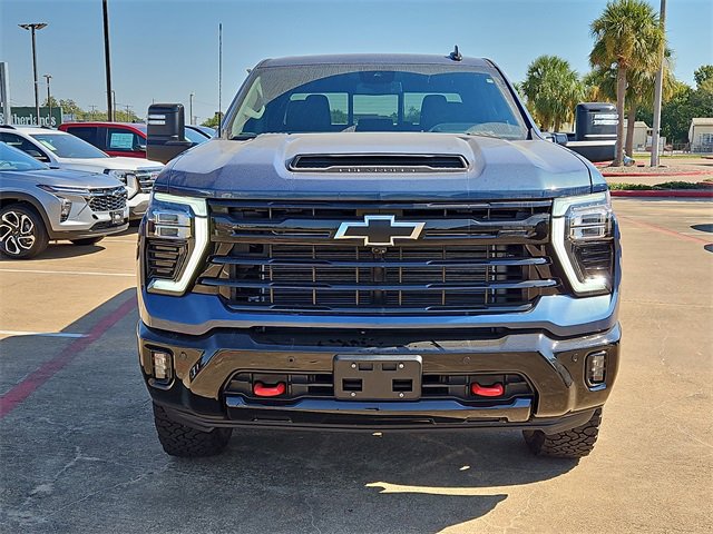 2026 Chevrolet Silverado 2500HD LT photo 2