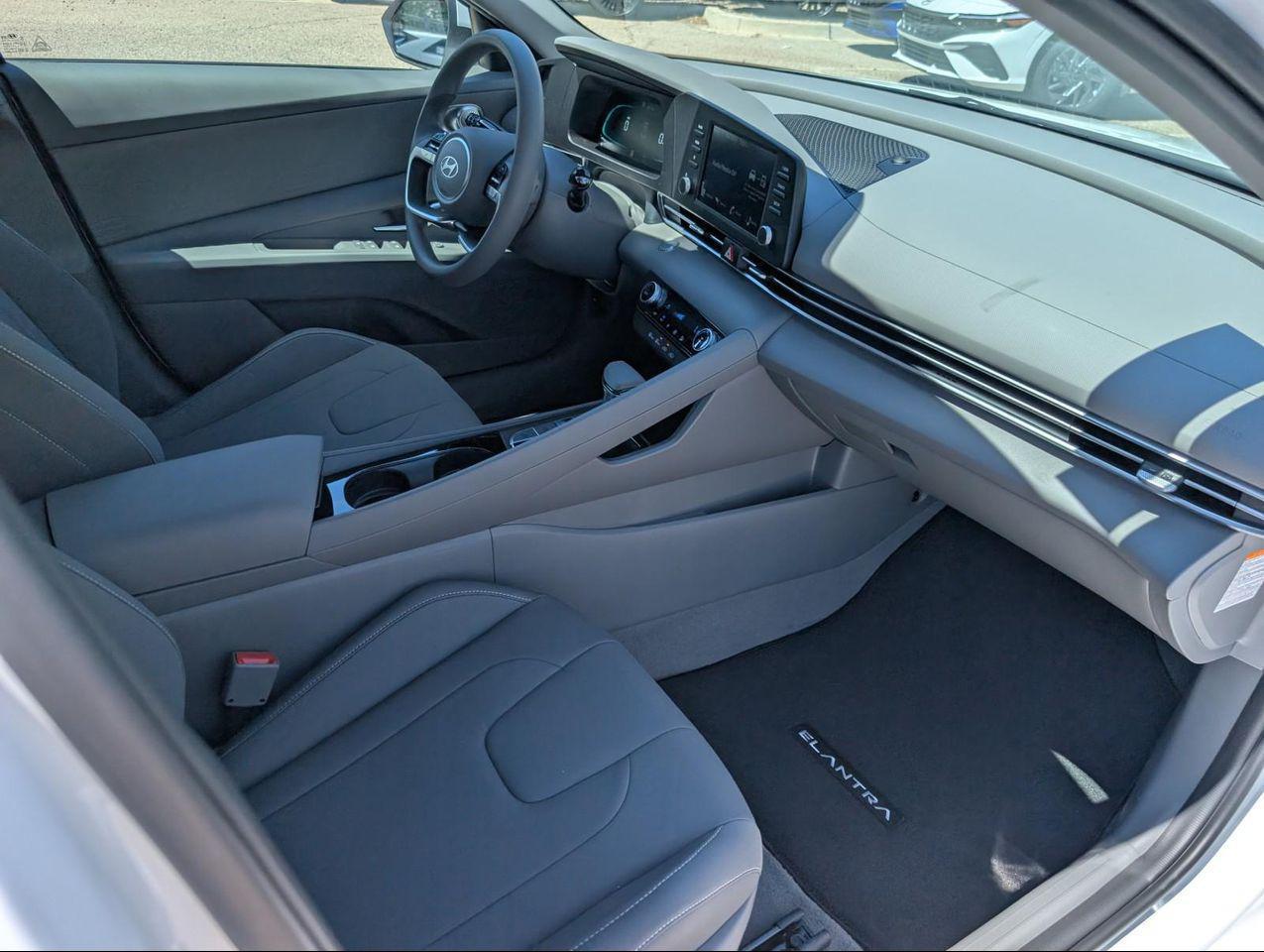 2025 Hyundai Elantra Hybrid Blue photo 20