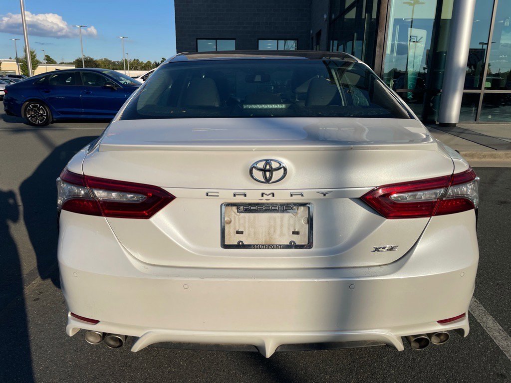 2018 Toyota Camry XSE photo 2