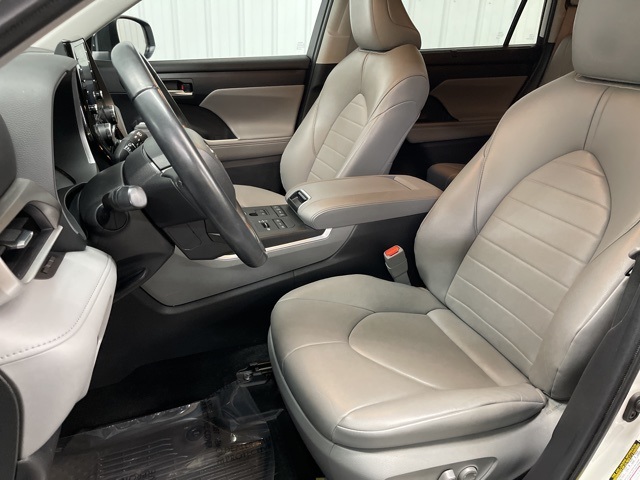 2022 Toyota Highlander XLE photo 15