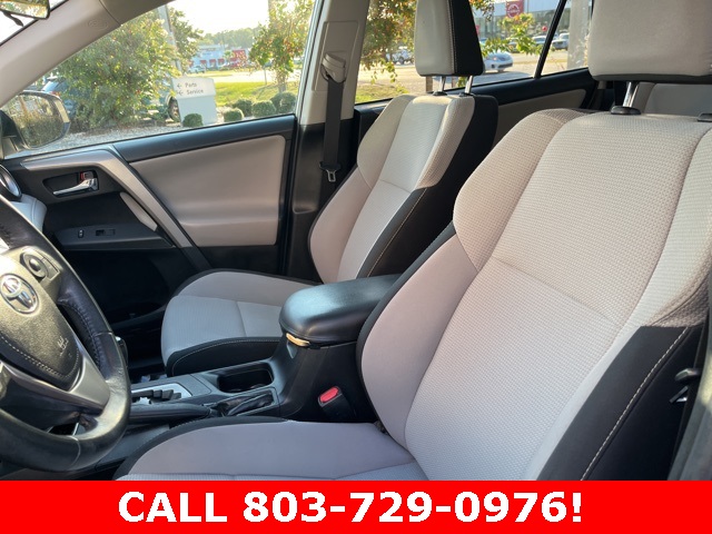 2016 Toyota RAV4 XLE photo 8
