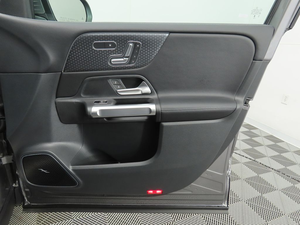 2026 Mercedes Benz GLB 250 photo 22