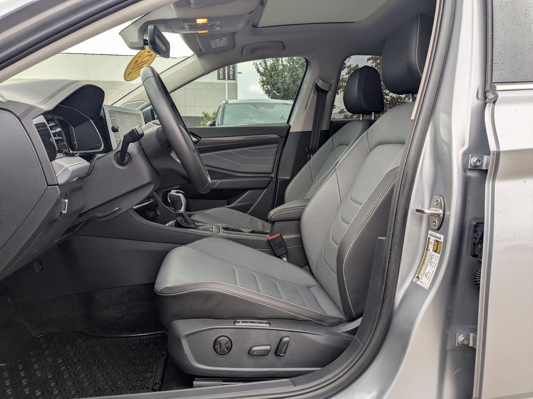 2025 Volkswagen Jetta SEL photo 18