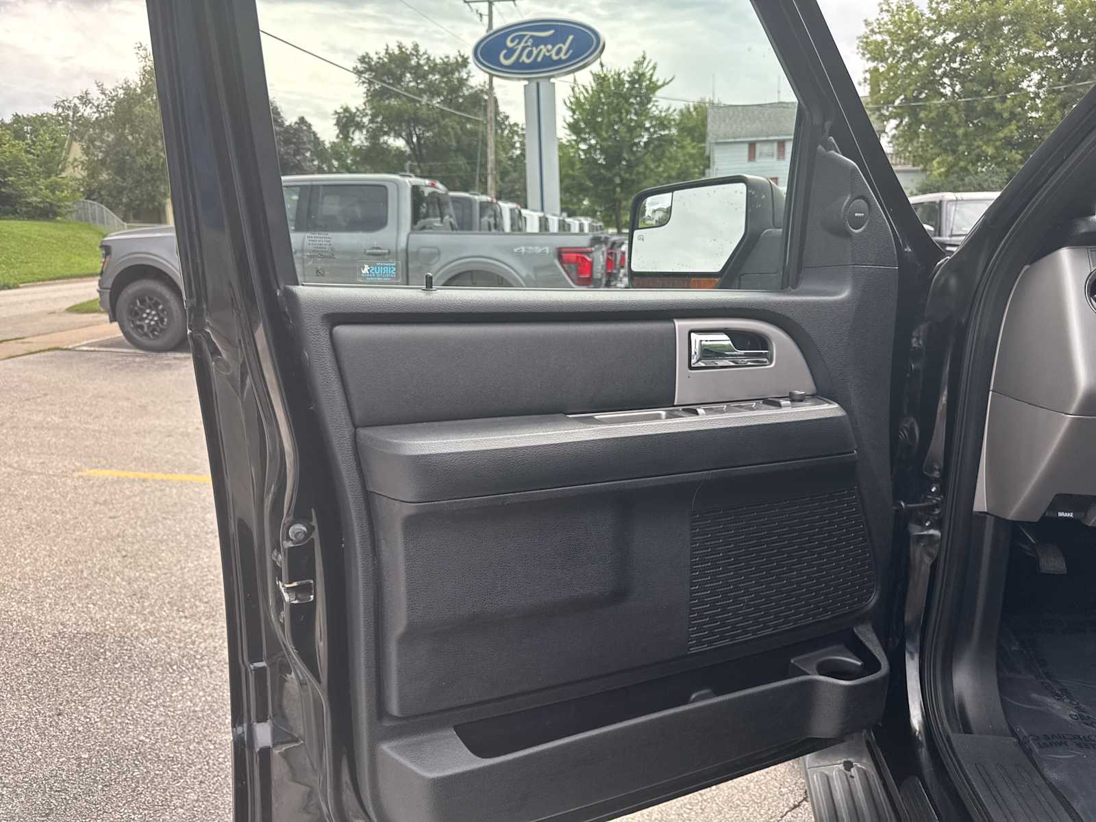 2017 Ford Expedition XLT photo 17
