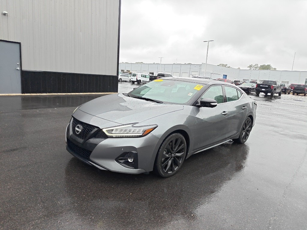 2023 Nissan Maxima SR photo 3