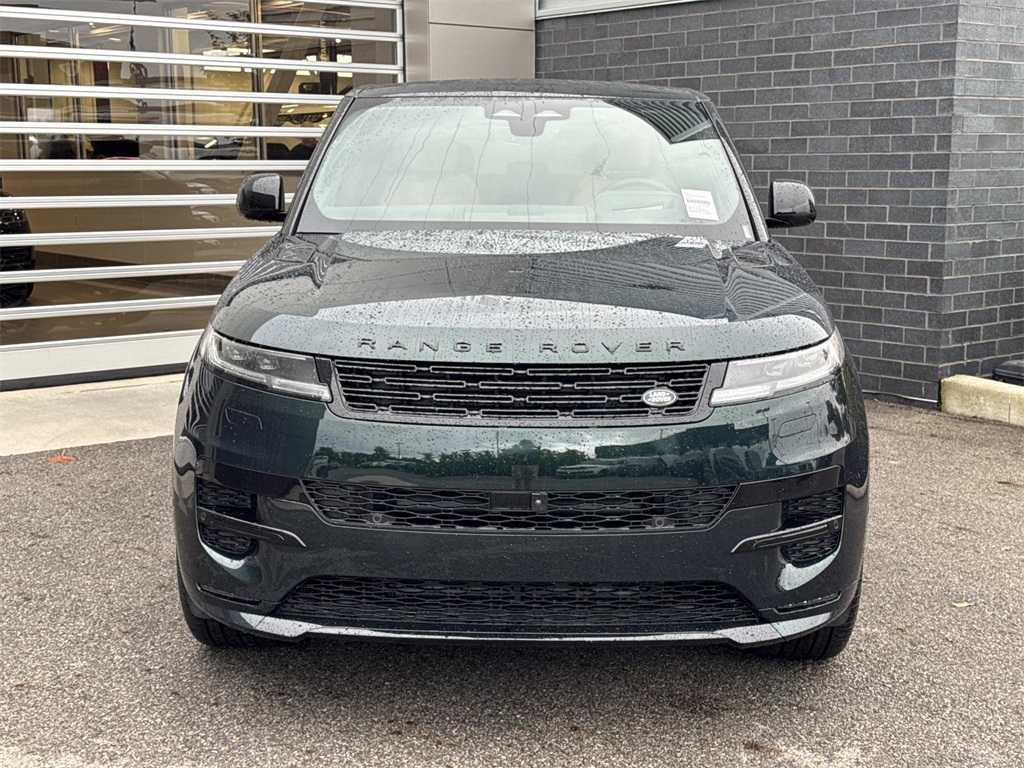 2025 Land Rover Range Rover Sport SE photo 2