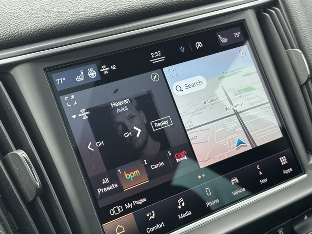 2021 Maserati Levante Base photo 24