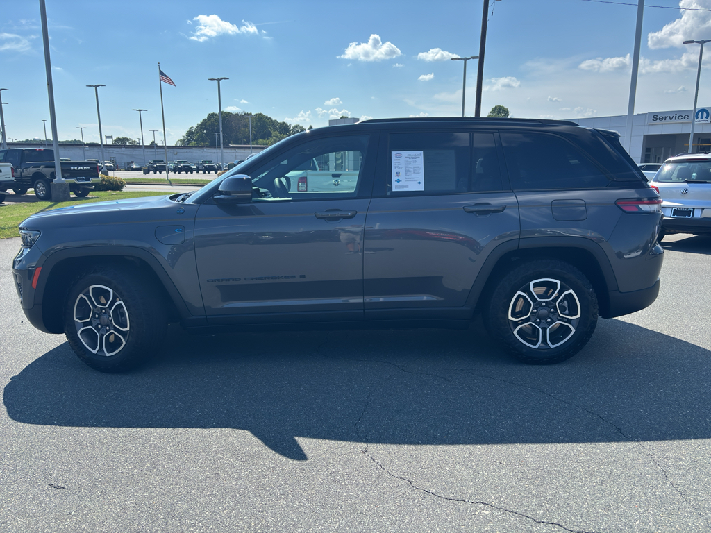 2022 Jeep Cherokee Trailhawk 4xe photo 2