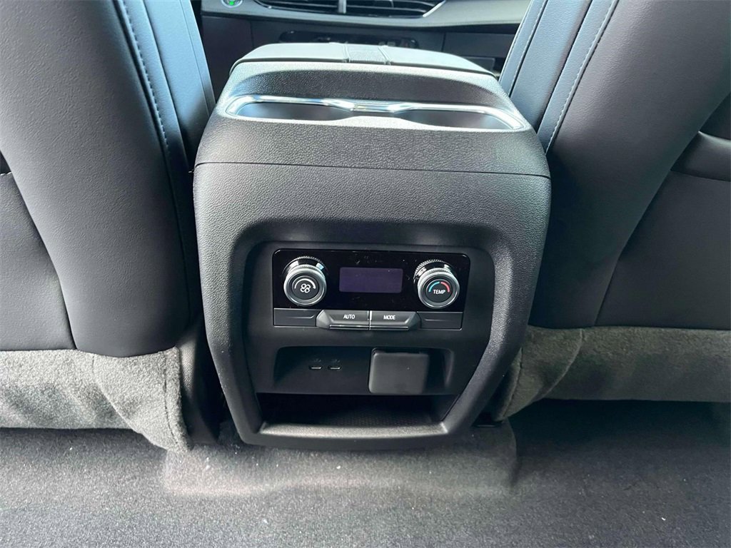 2025 Buick Enclave Preferred photo 14