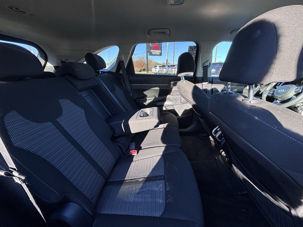 2021 Kia Sorento LX photo 22