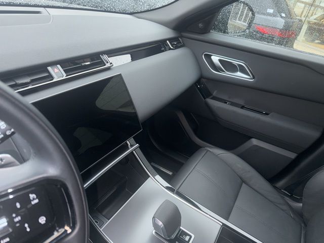 2025 Land Rover Range Rover Velar SE photo 4
