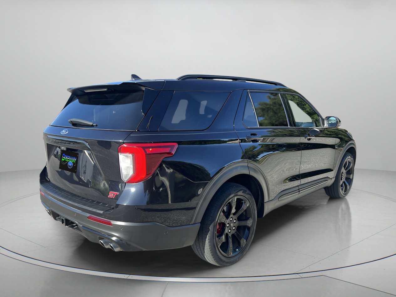2022 Ford Explorer ST photo 3