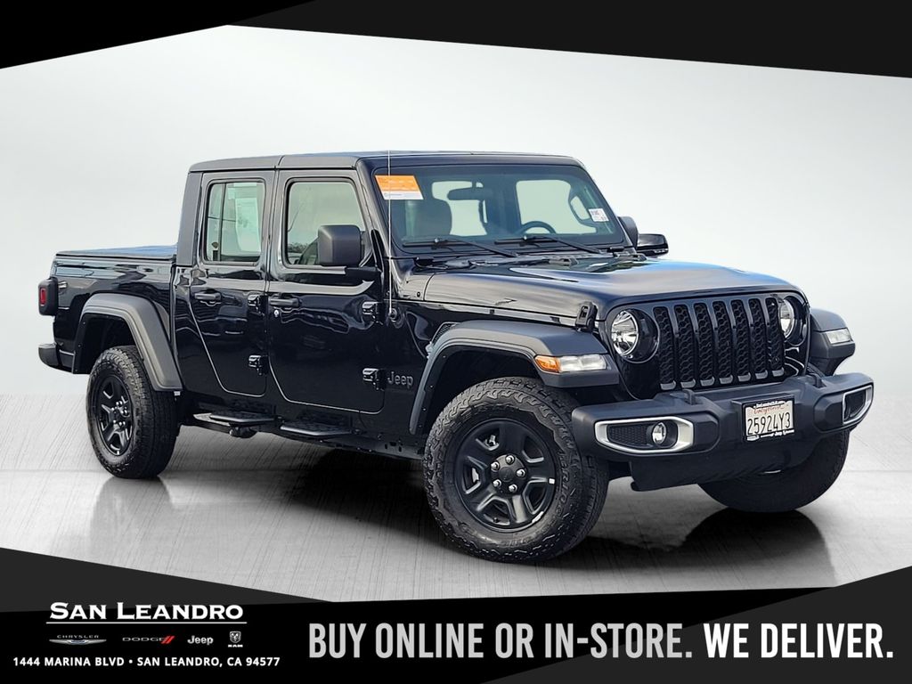 2023 Jeep Gladiator Sport's photo