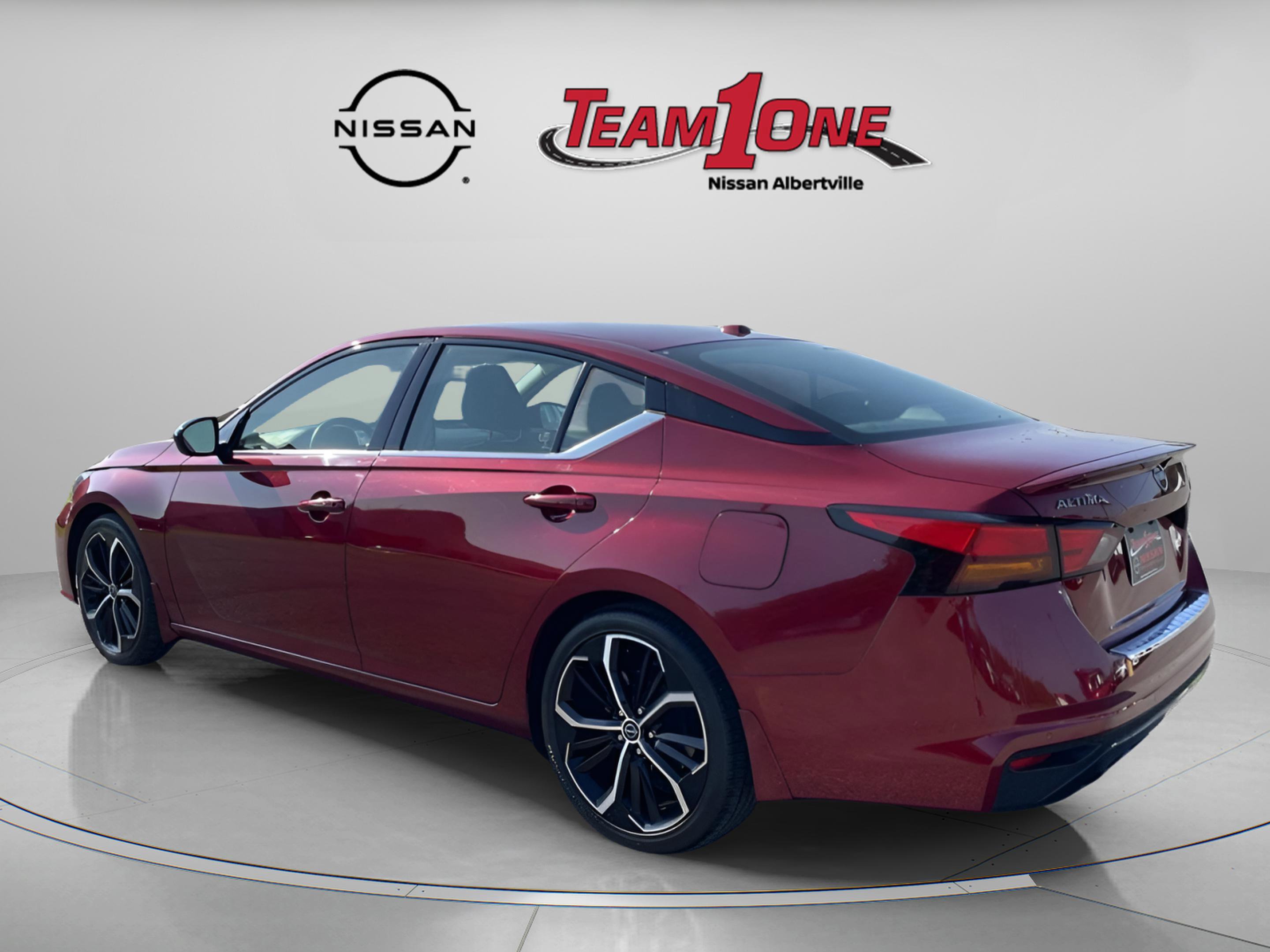 2023 Nissan Altima 2.5 SR photo 3