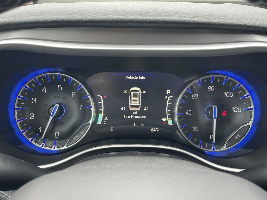 2025 Chrysler Pacifica photo 27