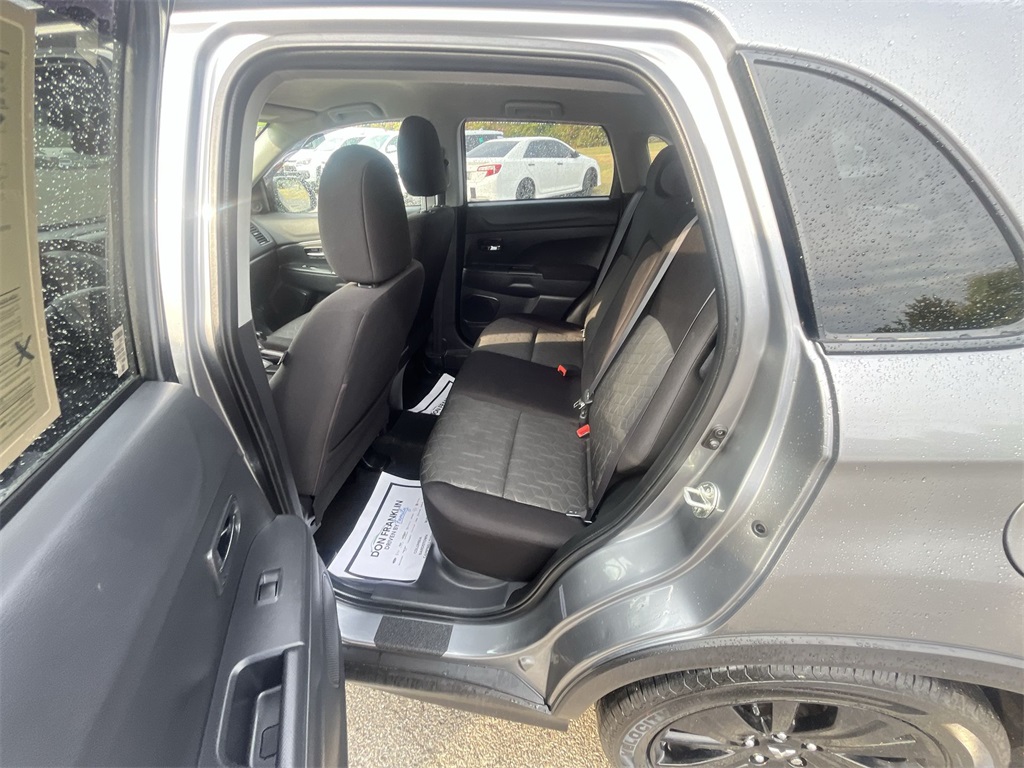 2021 Mitsubishi Outlander Sport LE photo 19