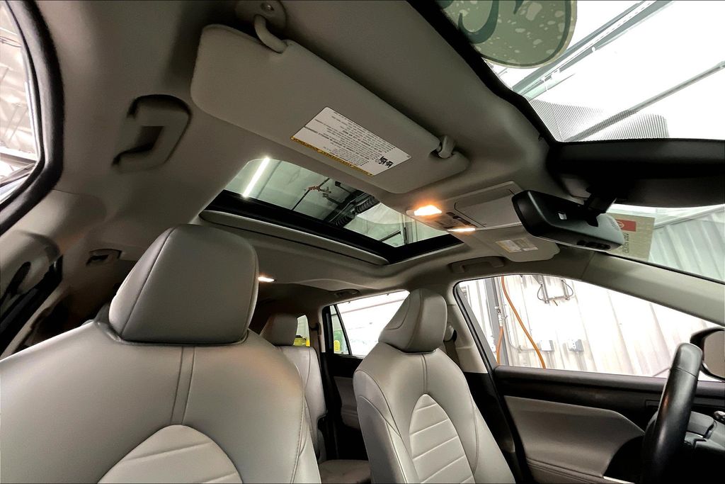2022 Toyota Highlander Hybrid XLE photo 20