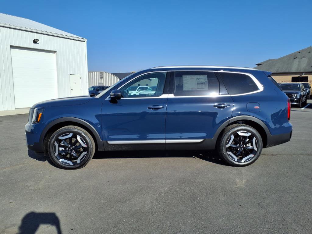 2025 Kia Telluride S photo 3