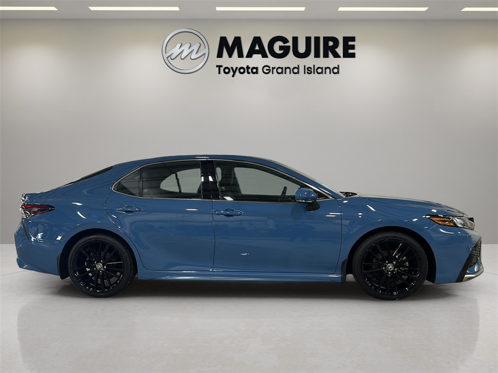 2024 Toyota Camry Hybrid XSE photo 2