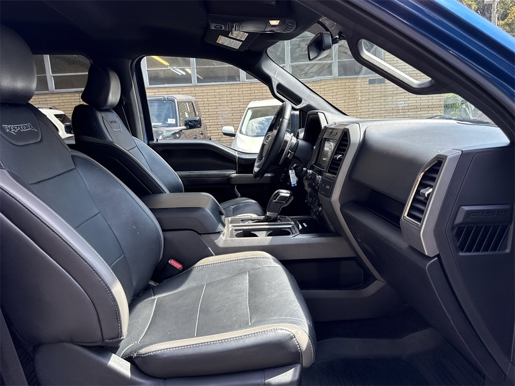 2017 Ford F-150 Raptor photo 28
