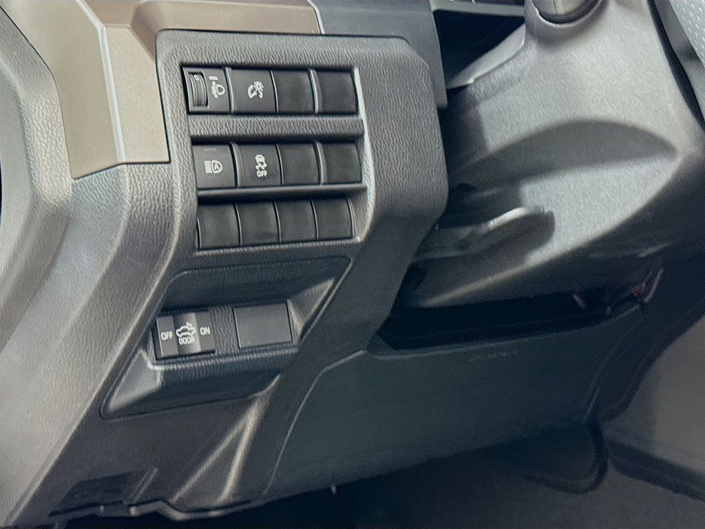 2024 Toyota Tacoma SR5 photo 10
