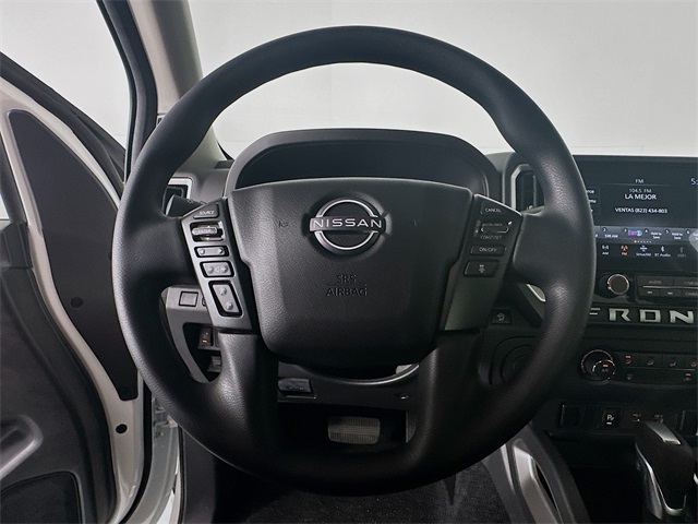 2025 Nissan Frontier SV photo 9